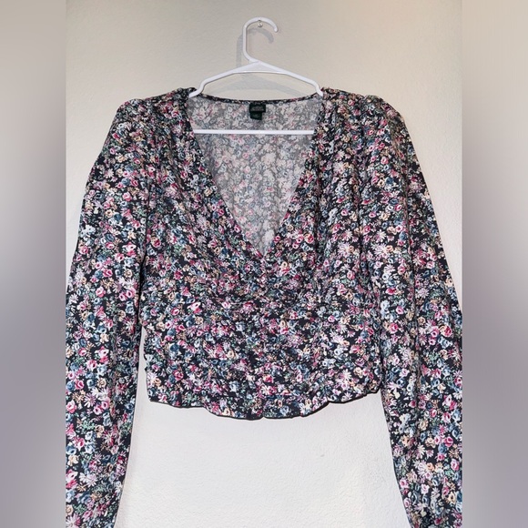 Wild Fable Floral V-Neck Long Sleeve Cropped Blouse XS Spring🌺 - Picture 2 of 5
